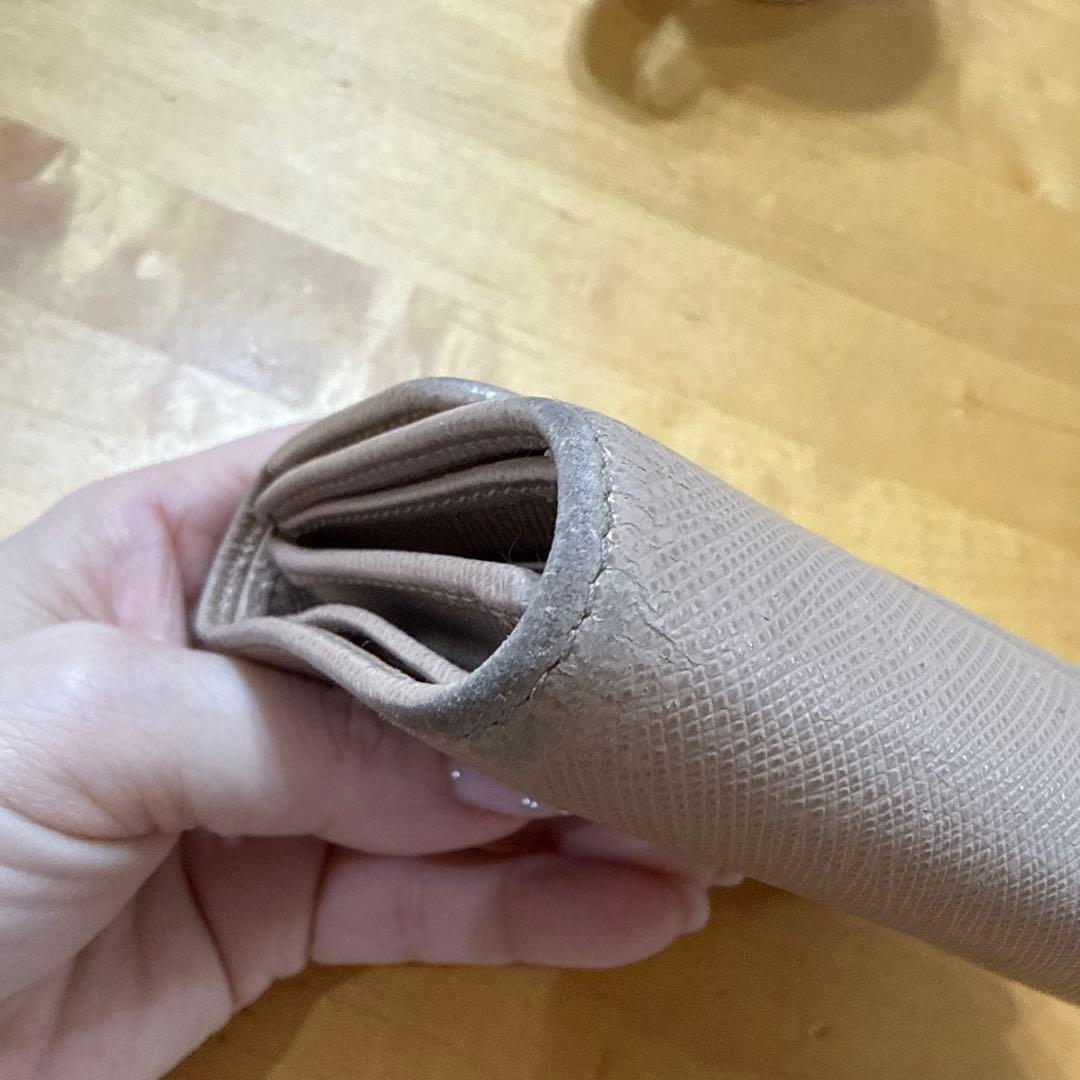 PRADA 薄いピンク 二つ折り財布