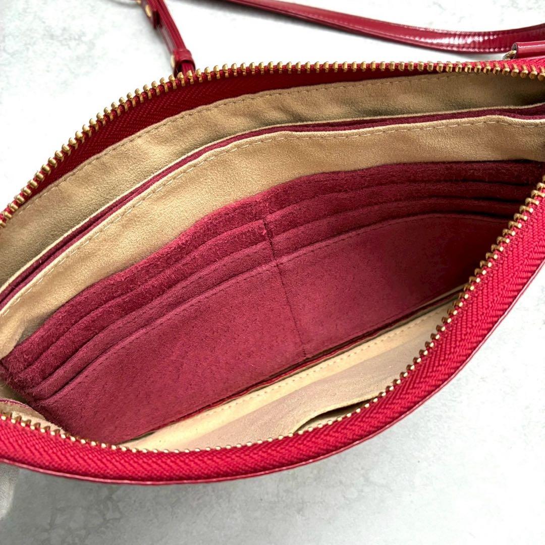 ✨美品✨アタオ ブーブー ショルダーバッグバッグ ウォレット ロゴ レディース