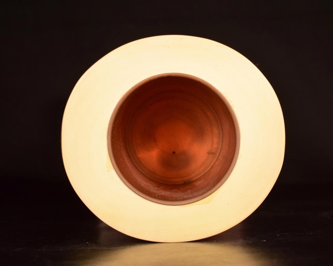 鶴吉作 象牙風花入 銅筒 鶴蒔絵 鶴松 金蒔絵 花器 唐木台付 細密工芸