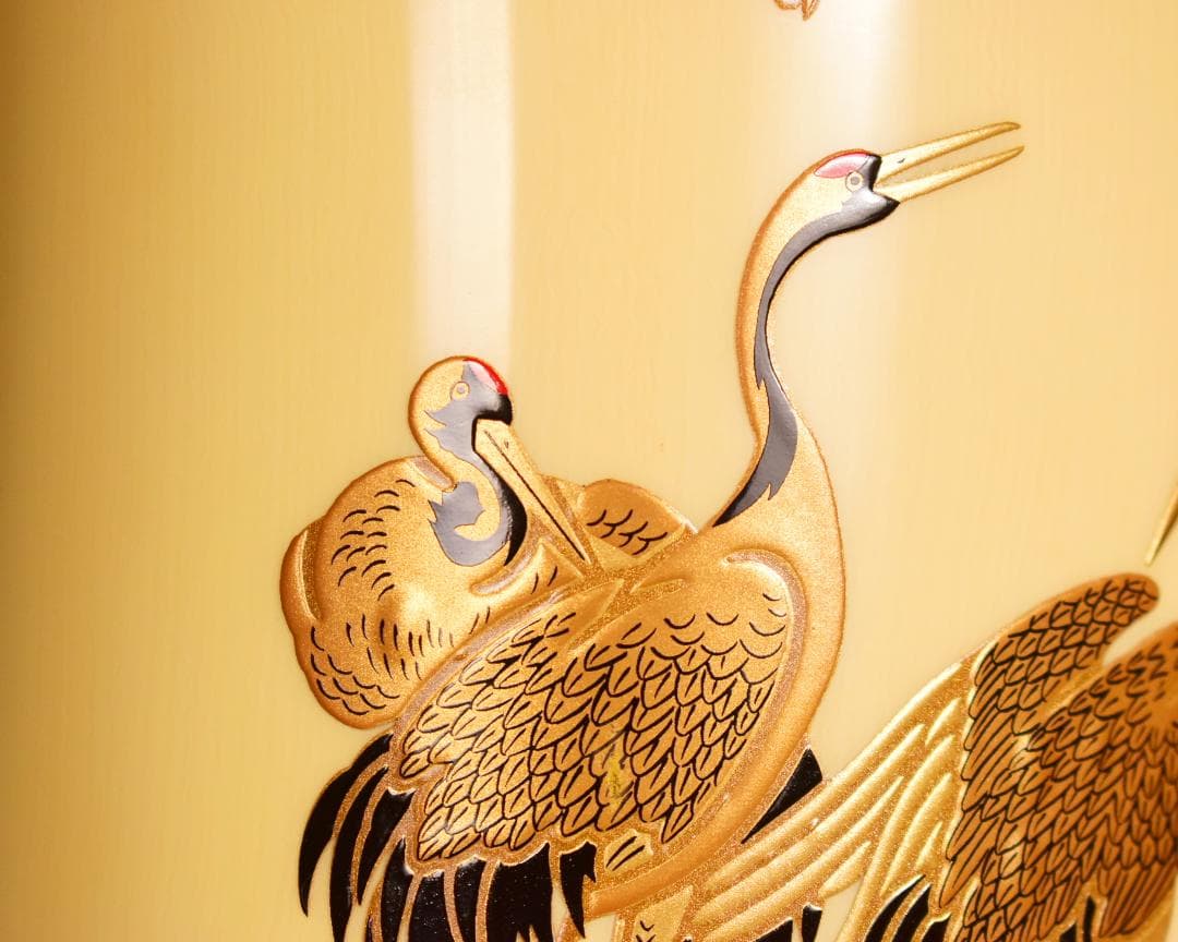 鶴吉作 象牙風花入 銅筒 鶴蒔絵 鶴松 金蒔絵 花器 唐木台付 細密工芸