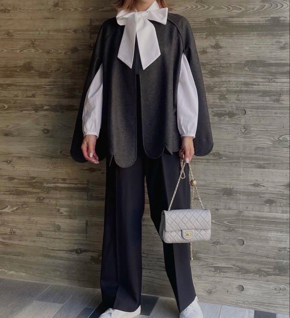 シーニュ cygne スカラップケープ　Sophie ブラック