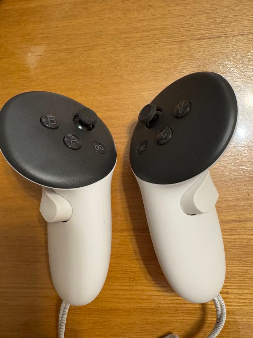  Quest 3S VRヘッドセット 本体とコントローラー