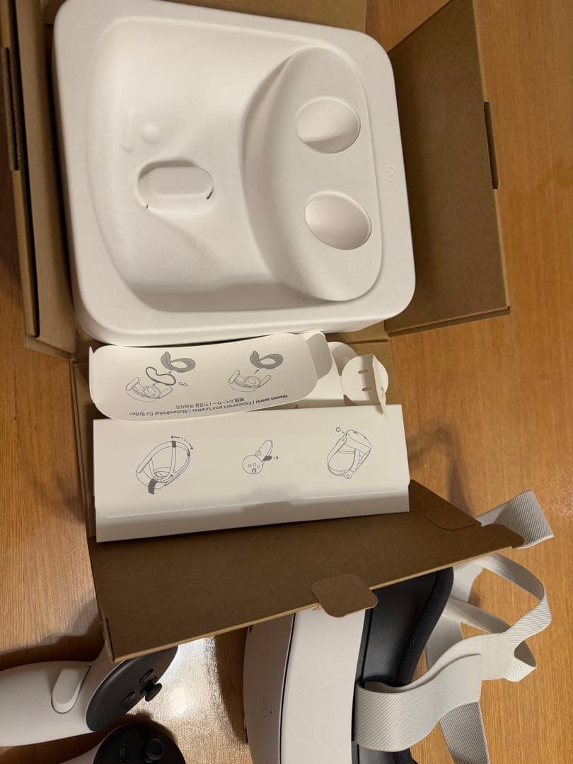  Quest 3S VRヘッドセット 本体とコントローラー