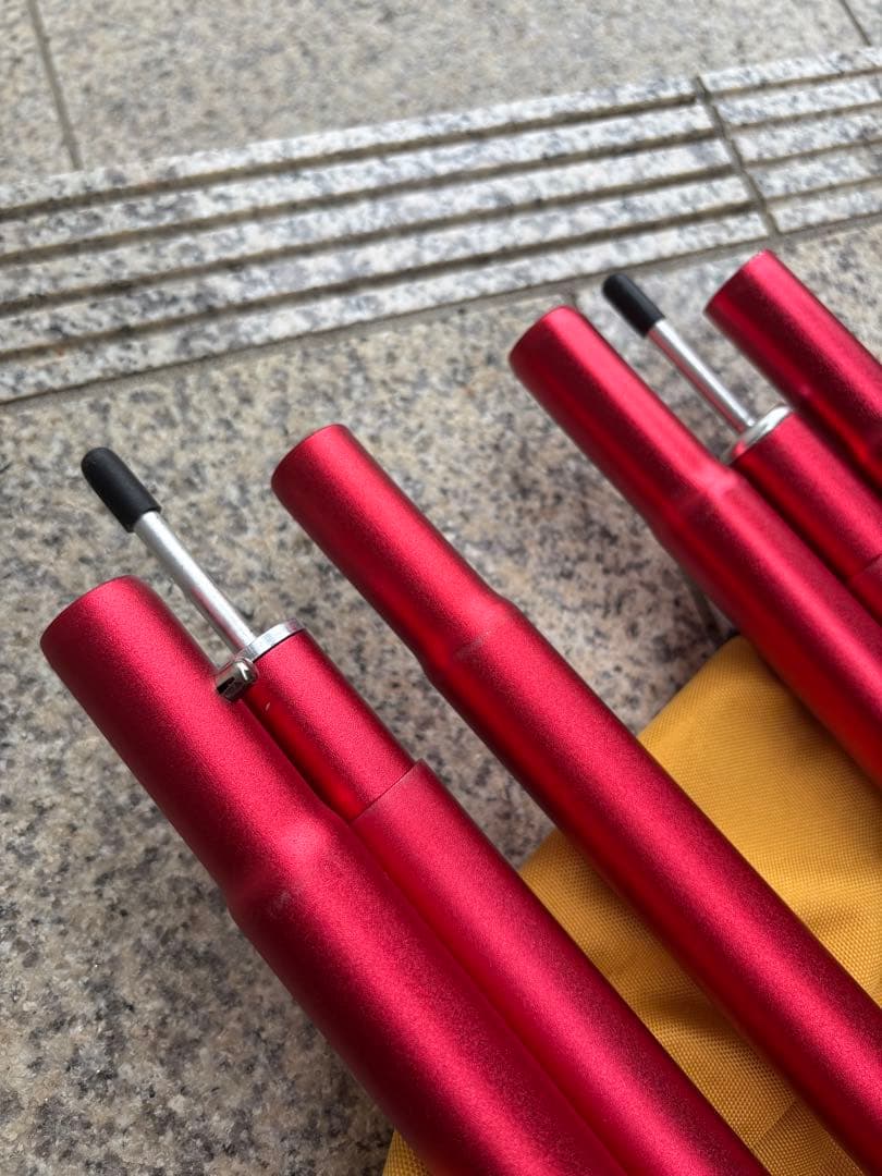 【美品】村の鍛冶屋　伸縮アルミタープポール レッド ４セット　ケース付き