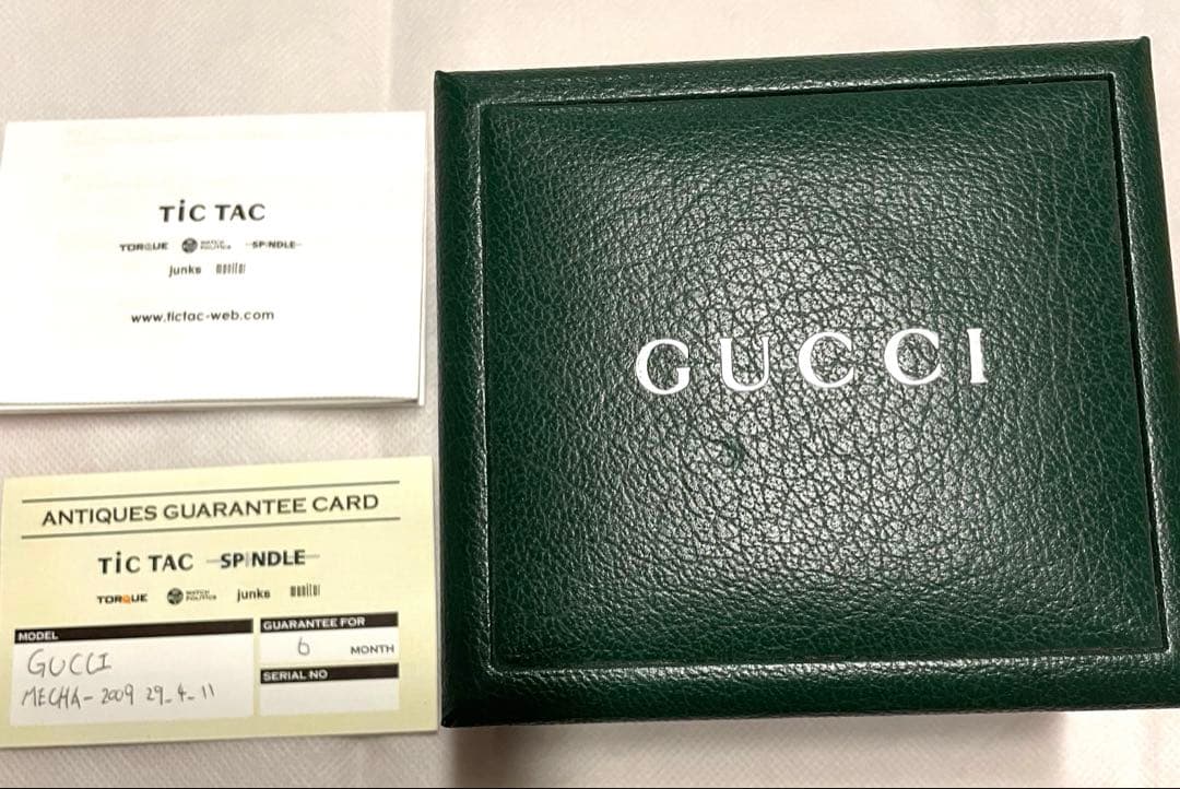 ゆな　 Gucci クォーツ腕時計 リング5個付き