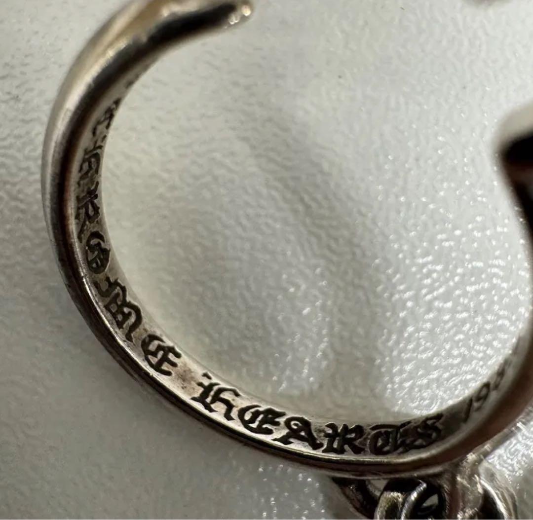 クロムハーツタイニーCHクロスフープピアス（片耳）