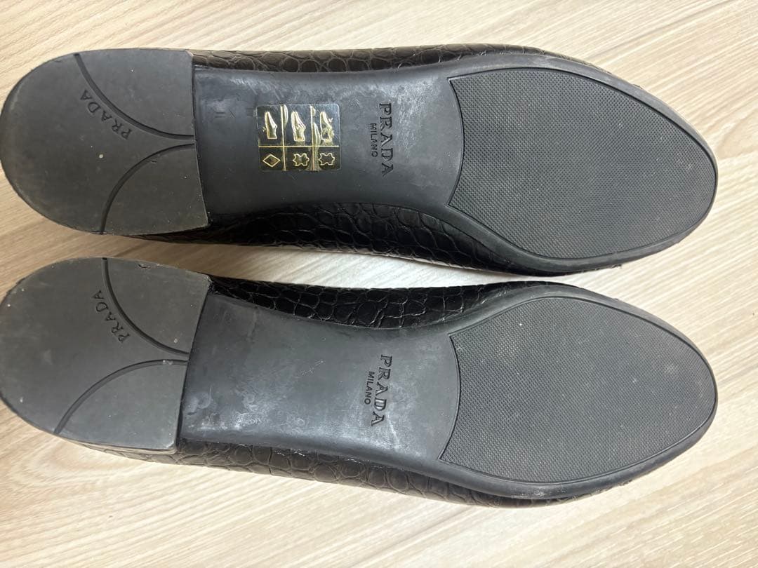PRADA ブラック フラットシューズ