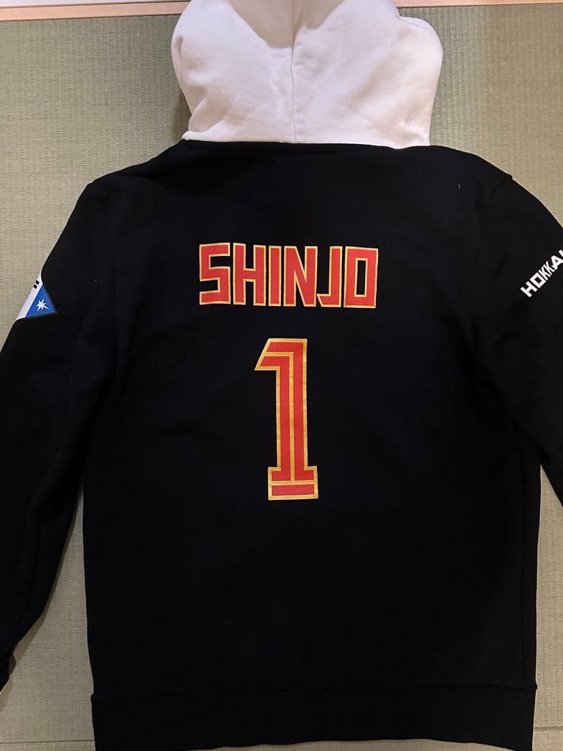 FIGHTERS 新庄剛志 フード付きパーカー 背番号1(Lサイズ)