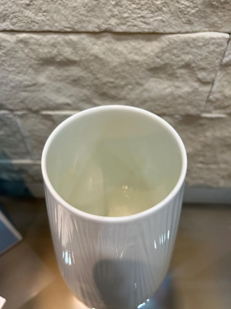  ウエッジウッド ホワイトフォリア ベース 花瓶 30cm