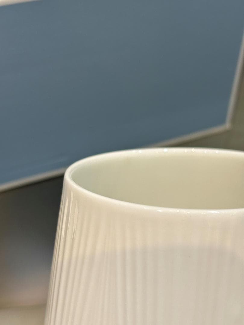  ウエッジウッド ホワイトフォリア ベース 花瓶 30cm