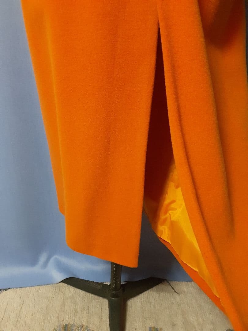 イタリア製オレンジ ロングコート 3ボタン