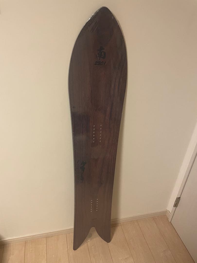 B*a様 新品未使用THE DAY HAKUBA スノーボード 南2301 パウ