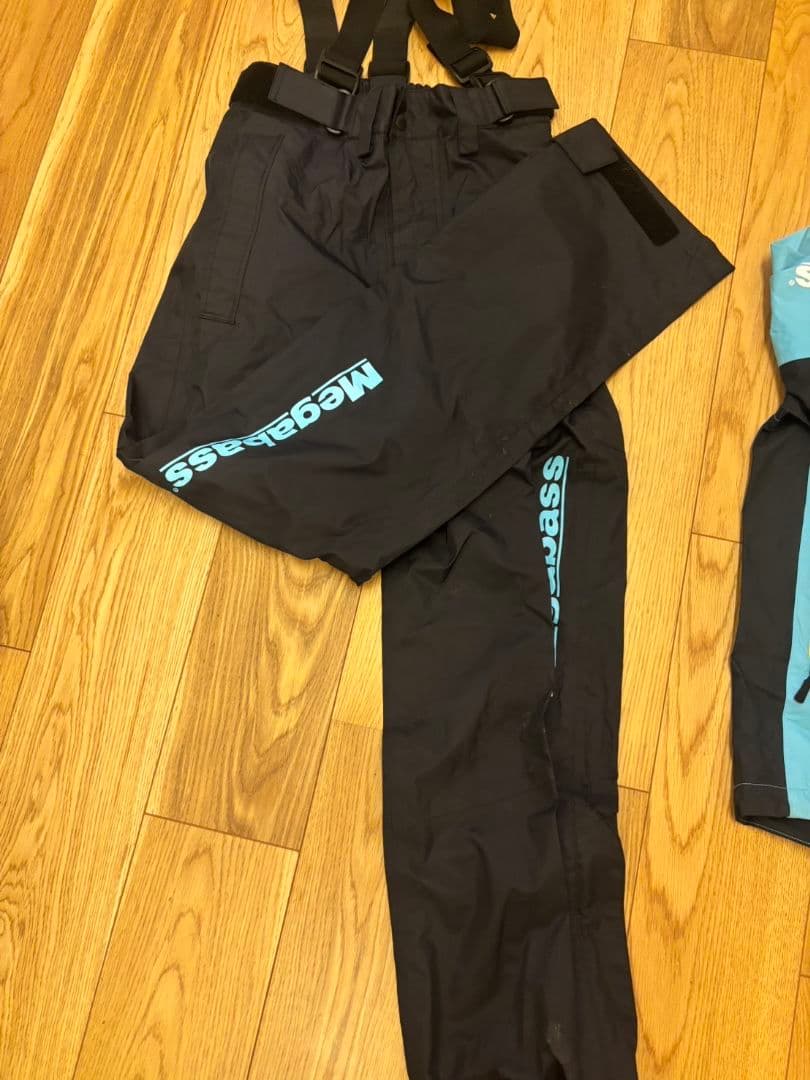 Megabass レインウェア Mサイズ 青/黒　メガバス