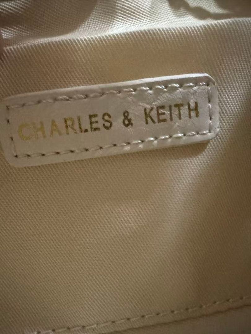 美品 CHARLES&KEITH Duo ツーウェイ ホワイト バックパック