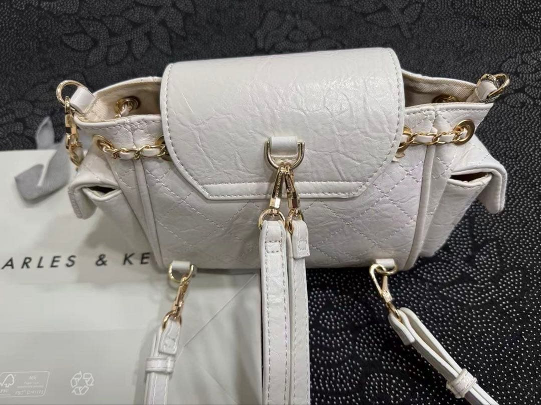 美品 CHARLES&KEITH Duo ツーウェイ ホワイト バックパック