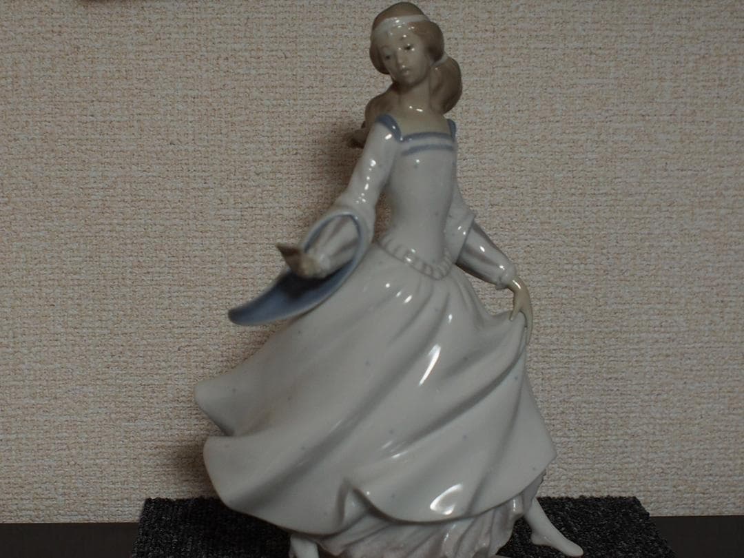 リヤドロ 　シンデレラ　フィギュリン　LLADRO 　陶磁器　美品