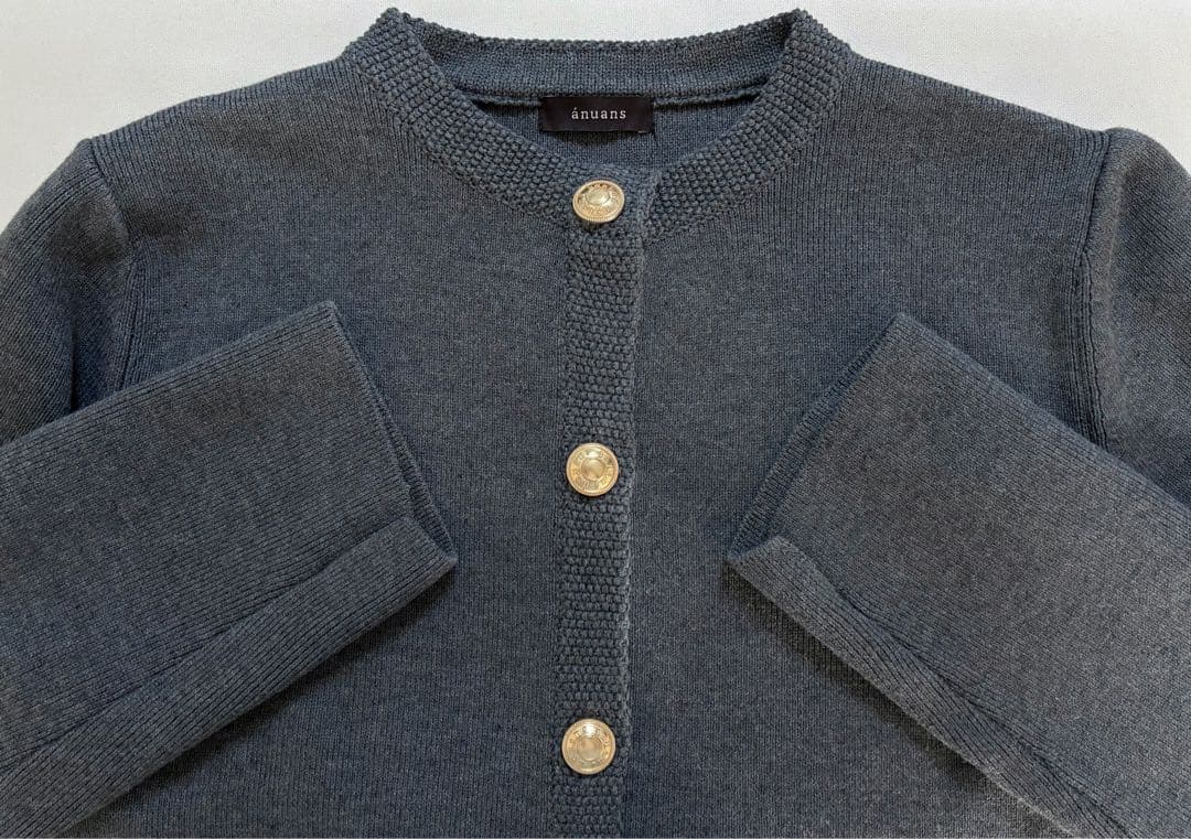美品 anuans オリジナルボタンノーカラーニットジャケット　グレー