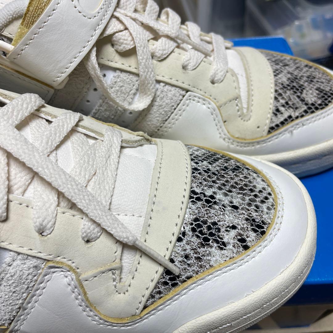 SNS × adidas forum 84 スニーカー