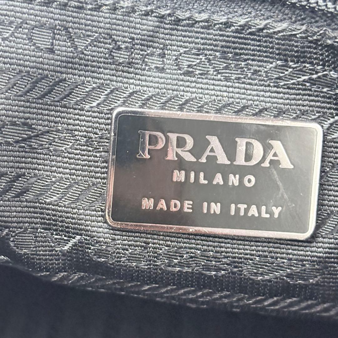 PRADAエナメルレザートートバッグ ブラック本革ビジネス美品