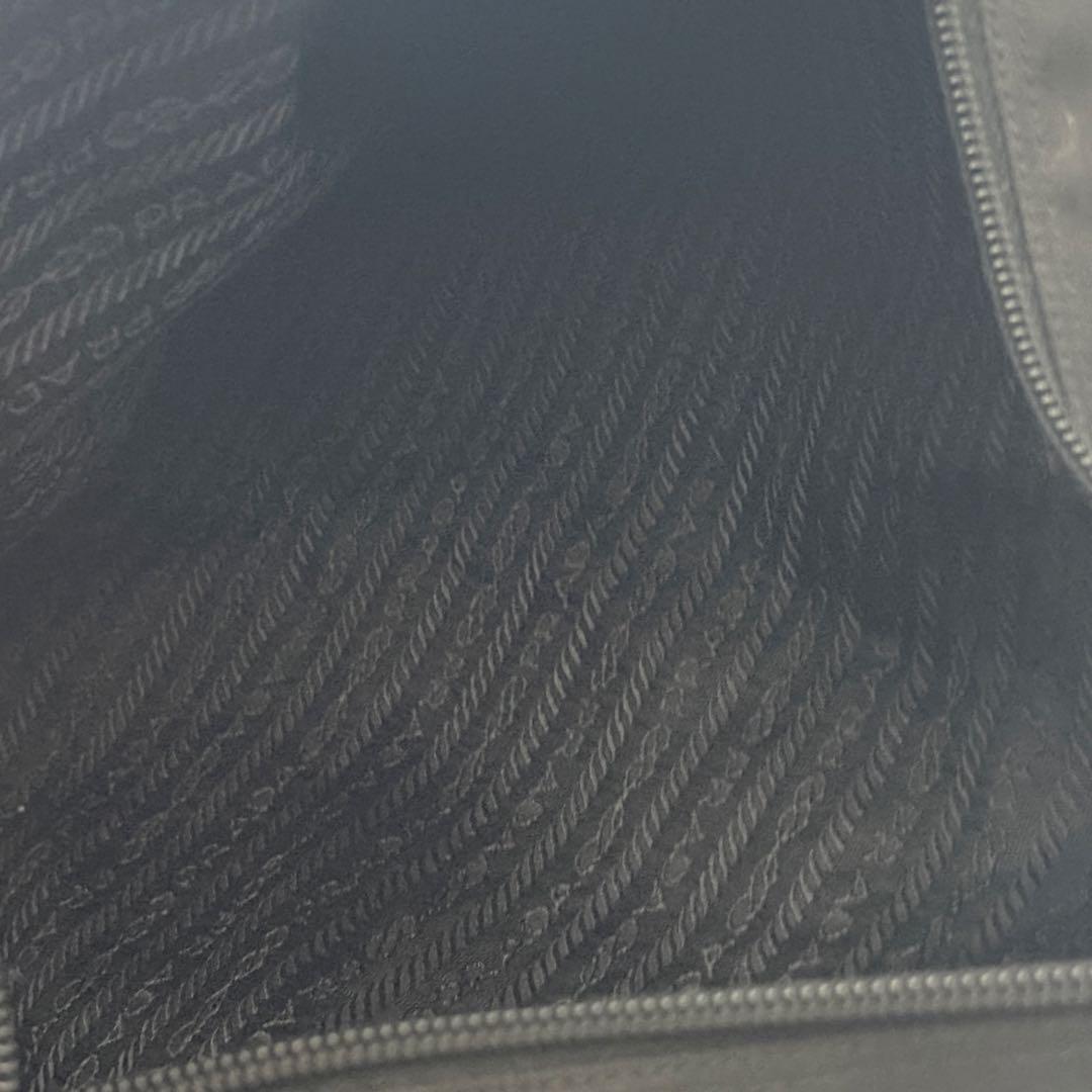 PRADAエナメルレザートートバッグ ブラック本革ビジネス美品