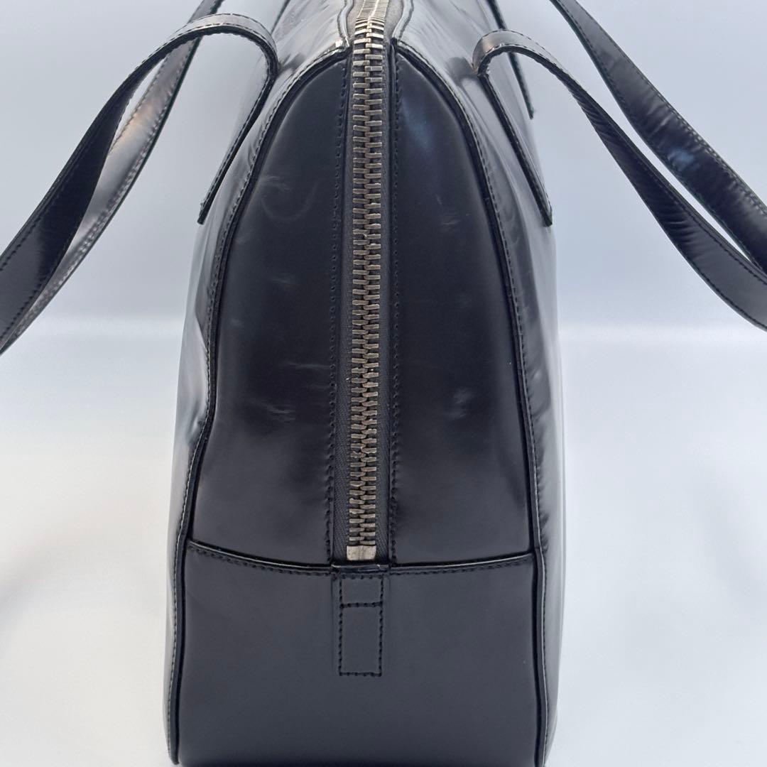 PRADAエナメルレザートートバッグ ブラック本革ビジネス美品