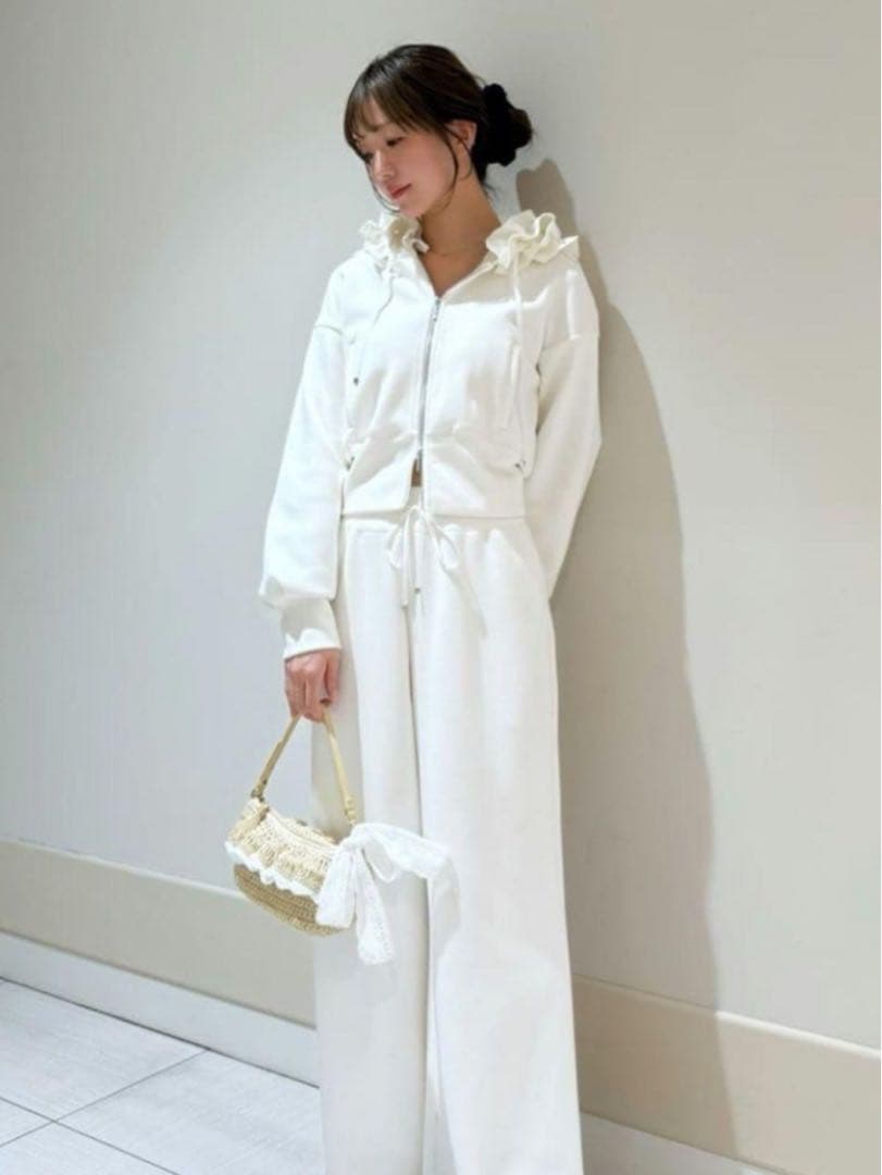 【新品未使用】SNIDEL♡フリルショートジップパーカー ホワイト