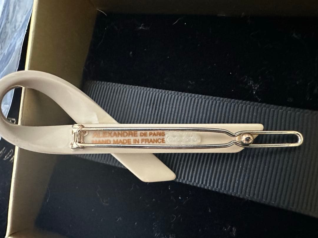 美品　アレクサンドルドゥパリ　ボールピン　ベージュ