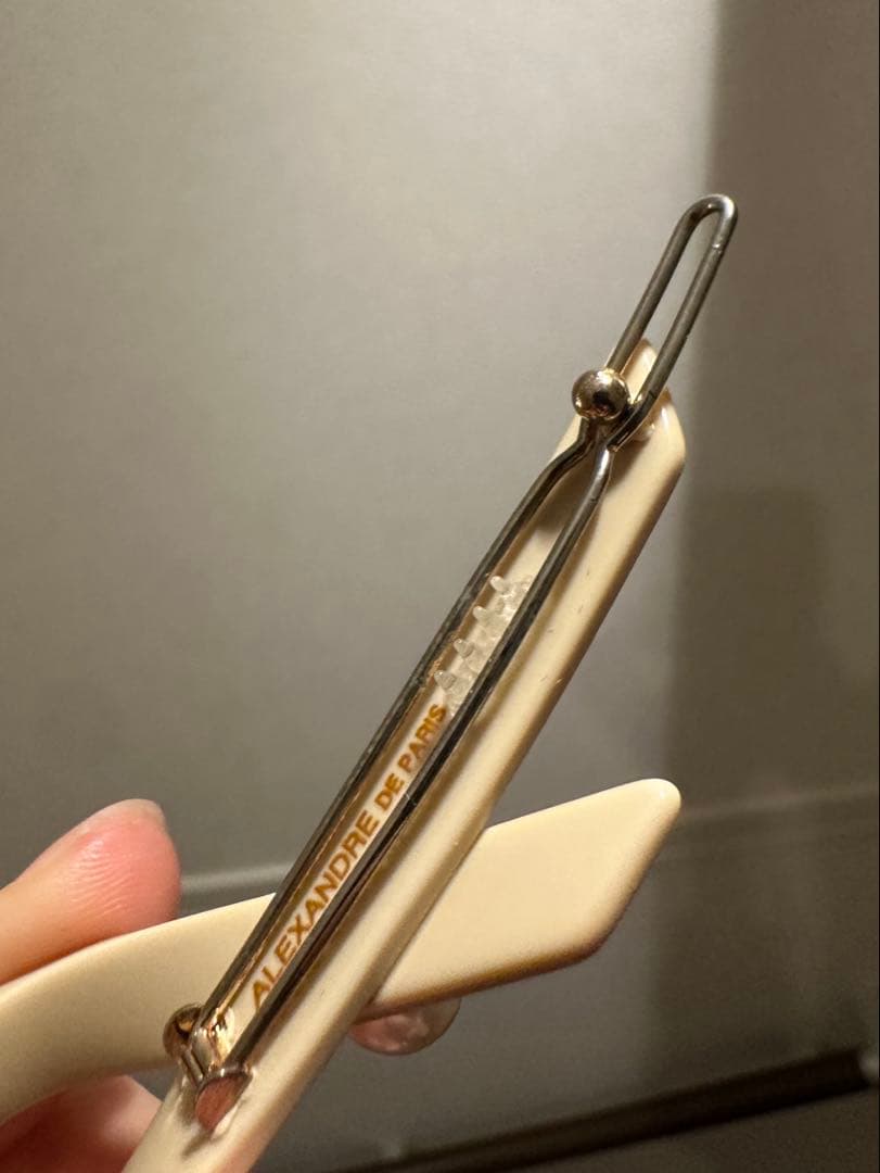 美品　アレクサンドルドゥパリ　ボールピン　ベージュ