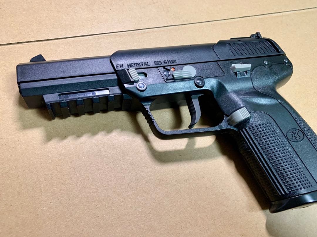 鴉 Marushin Five-seven ガスブローバック マルシン