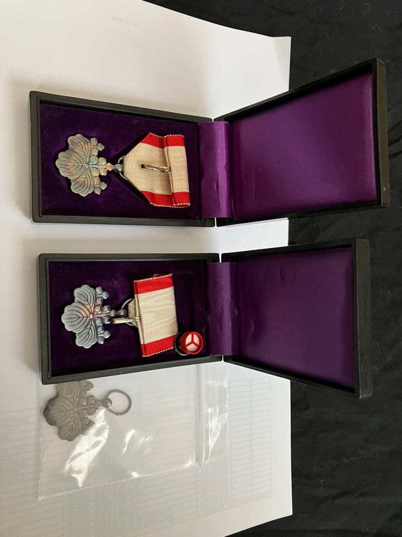 【最終値下げ】勲八等白色桐葉章　3個