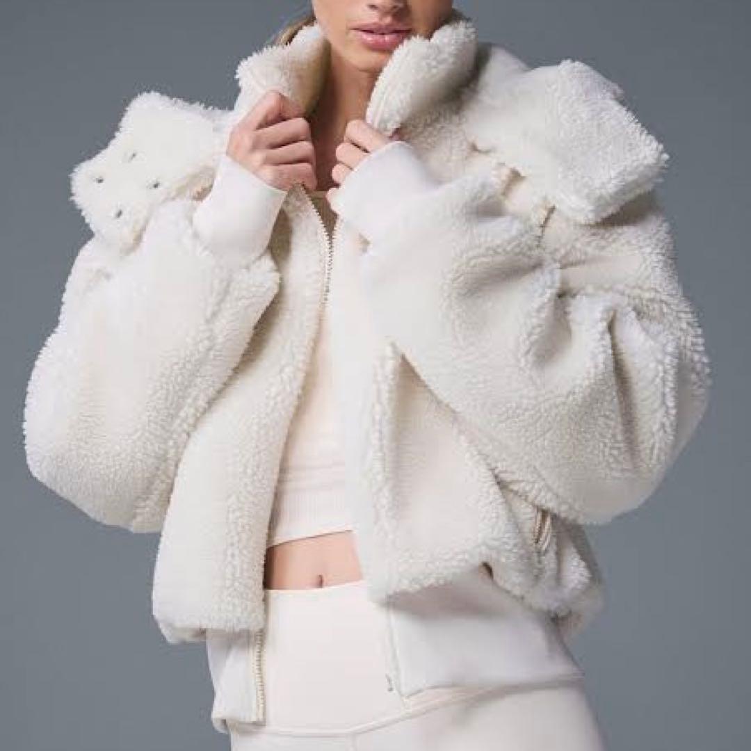 新品 Alo Yoga Foxy Sherpa ジャケット シェルパ アロ ヨガ