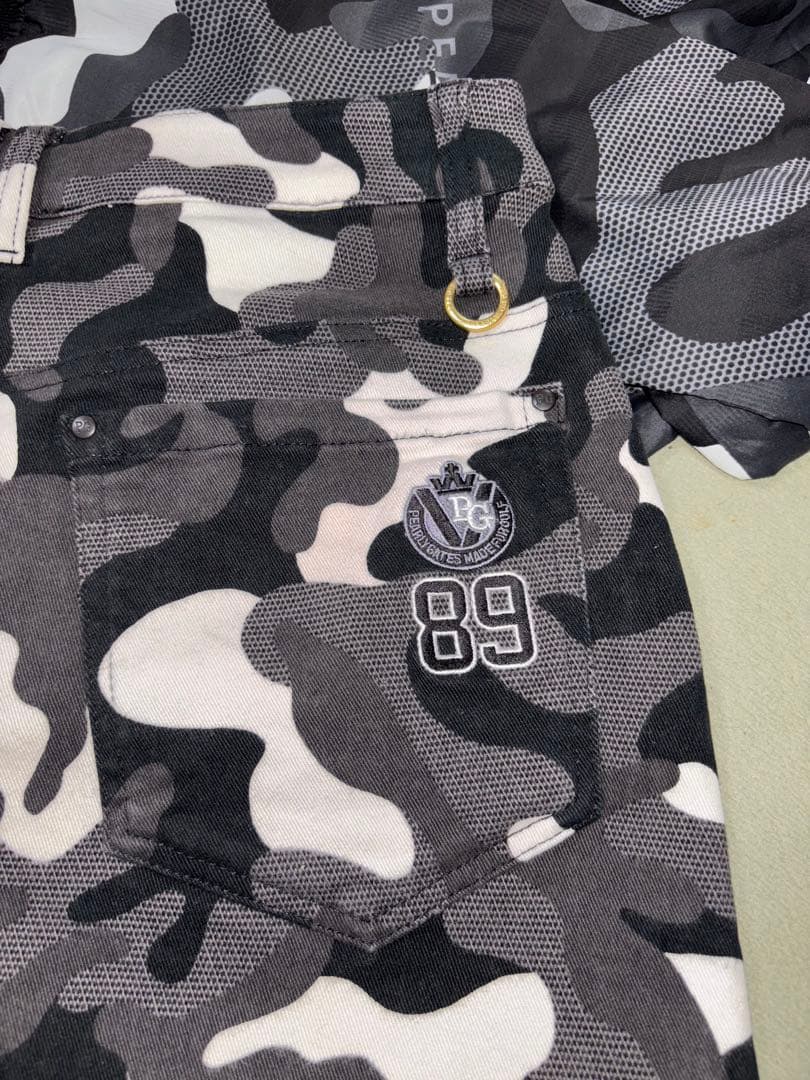 超美品）パーリーゲイツ、限定ブラックカモ、ジャケットとスカートのセット、サイズ0