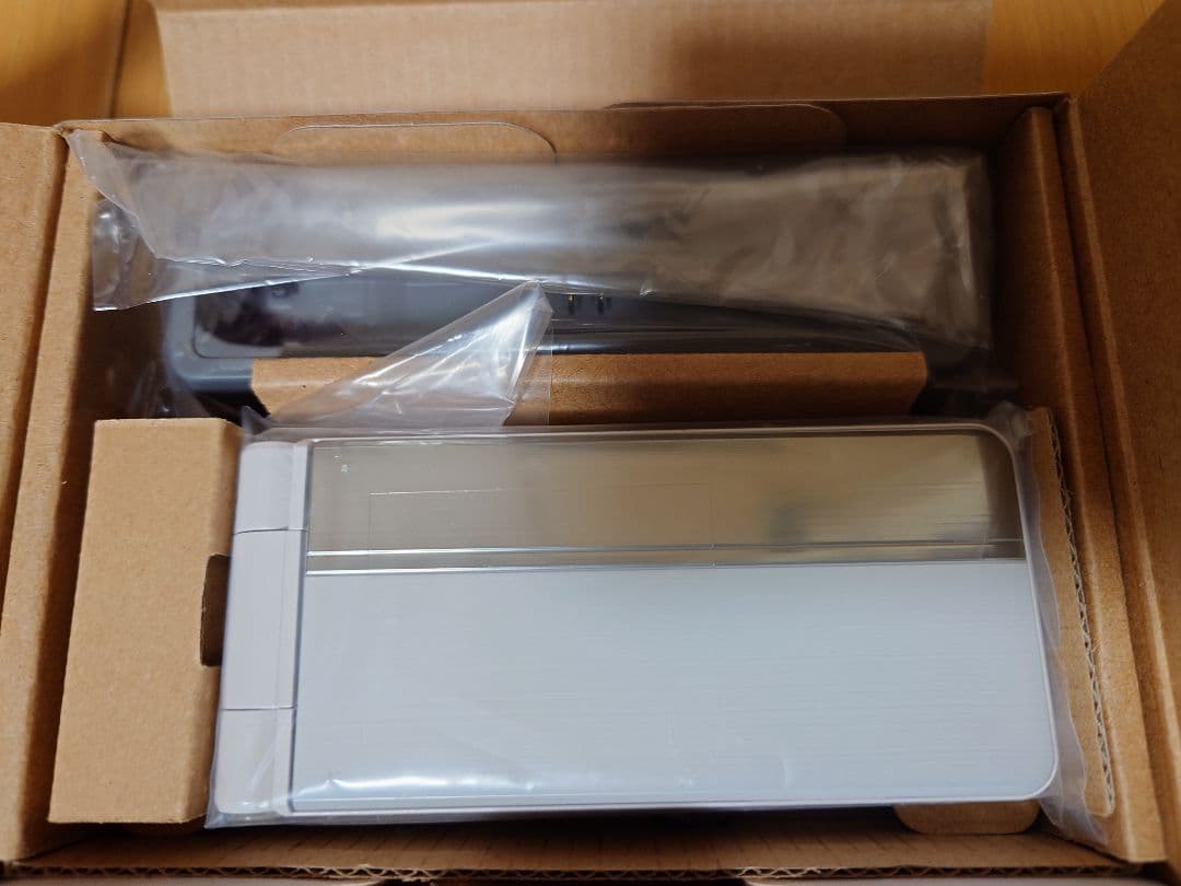 新品未使用＊docomo P-01H ホワイト 本体　ドコモ