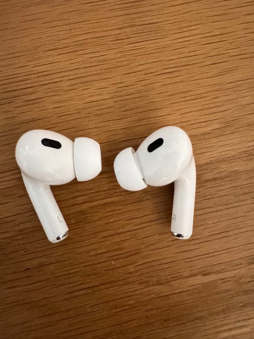 AirPods Pro（第2世代）Lightning 付属品完備／傷あり