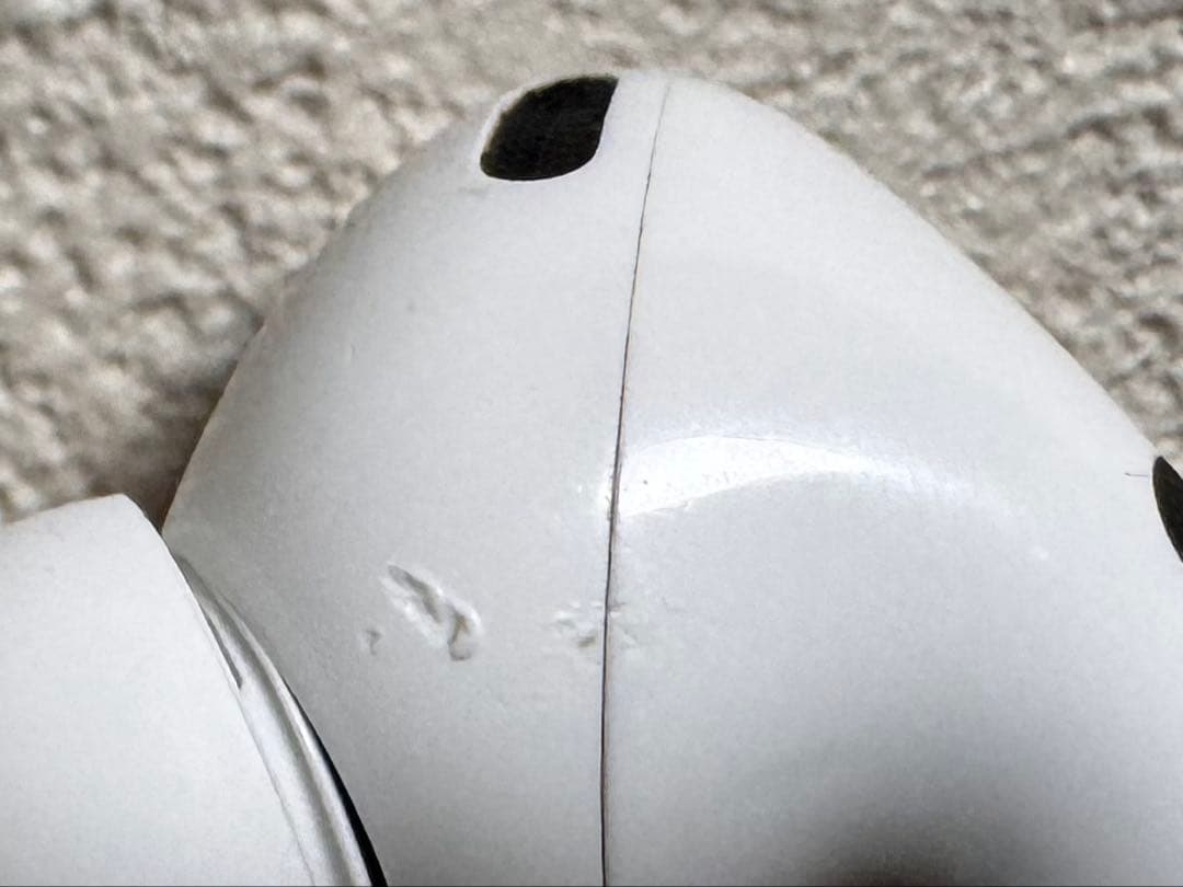 AirPods Pro（第2世代）Lightning 付属品完備／傷あり