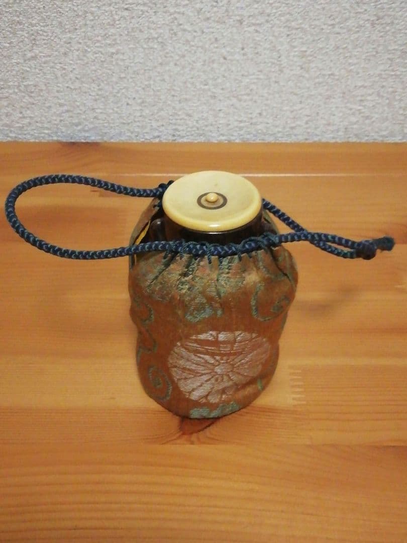 淡々斎書付　銘『千代の栄』　高取　耳付　茶入　共箱　仕服付　茶道具