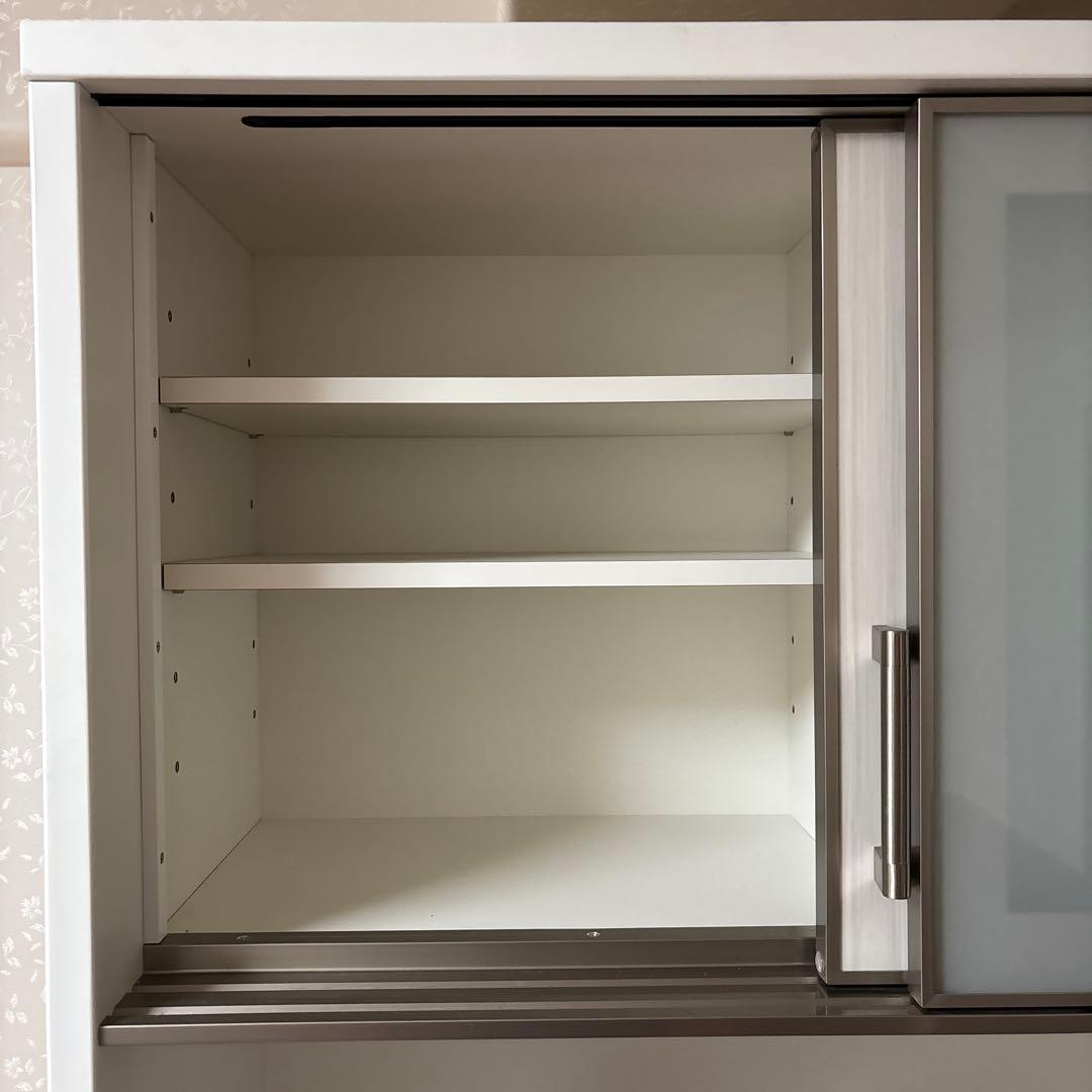 ニトリ 100 ホワイト 食器棚 ガラス扉 コンセント付き