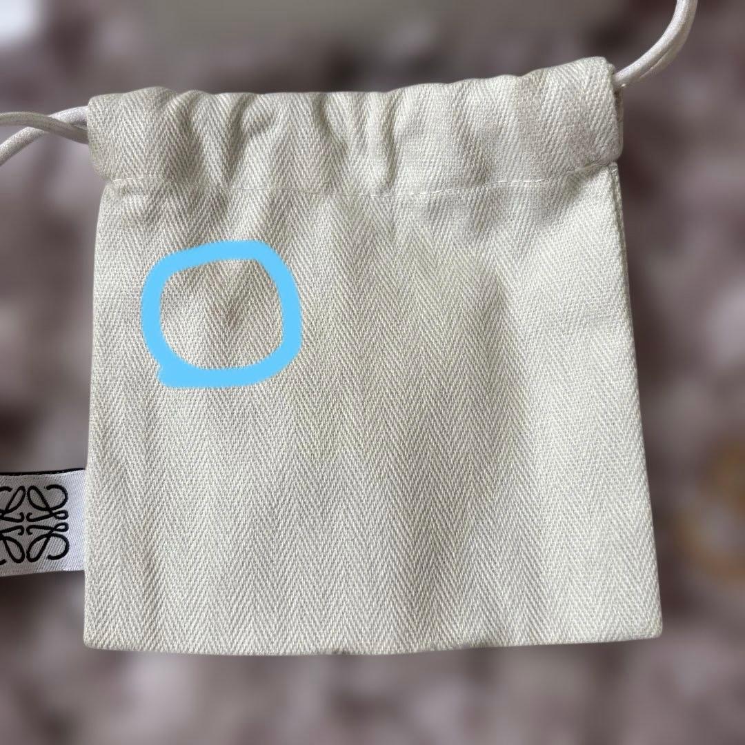 ロエベ　ブローチ