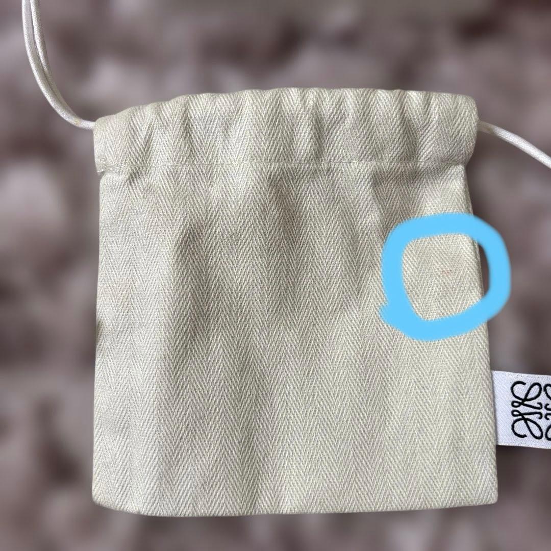 ロエベ　ブローチ