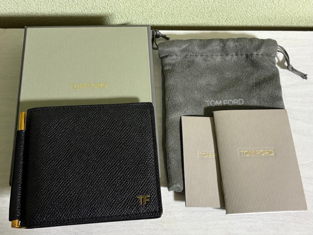 【極美品】TOM FORD トムフォード マネークリップ 二つ折り財布　ブラック