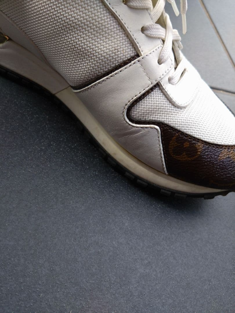 ルイ・ヴィトン ランアウェイ スニーカー