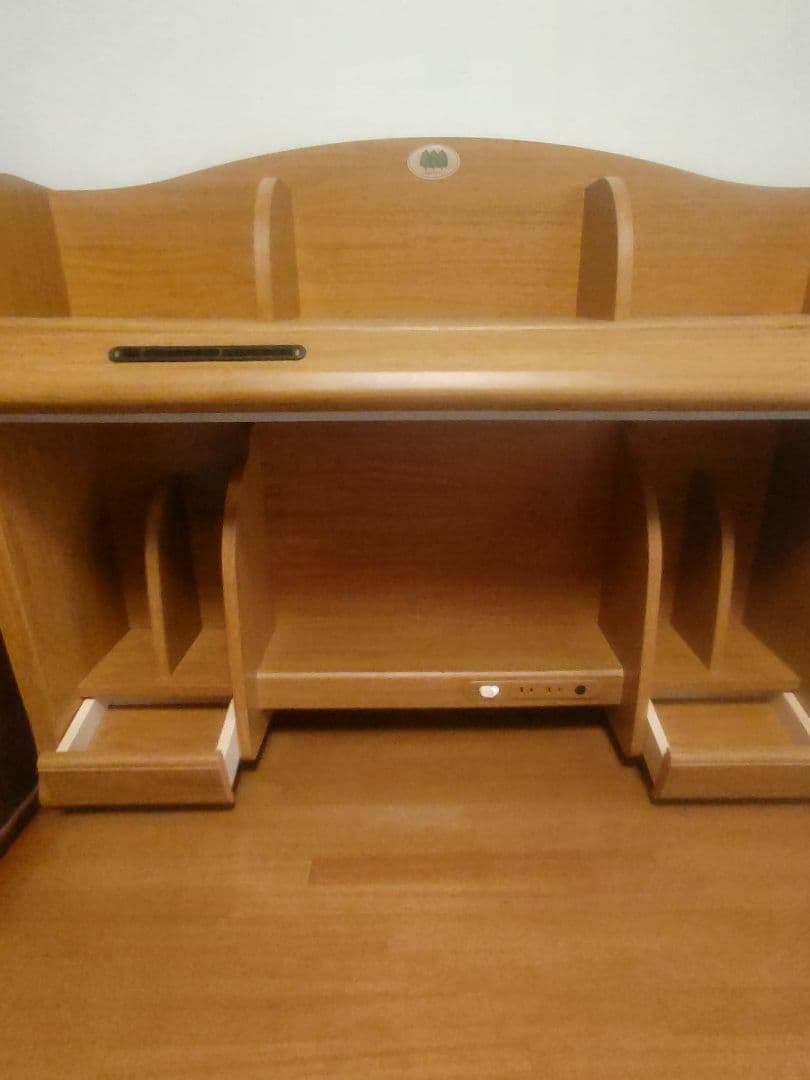 オカムラ　木製学習机（本棚付き）