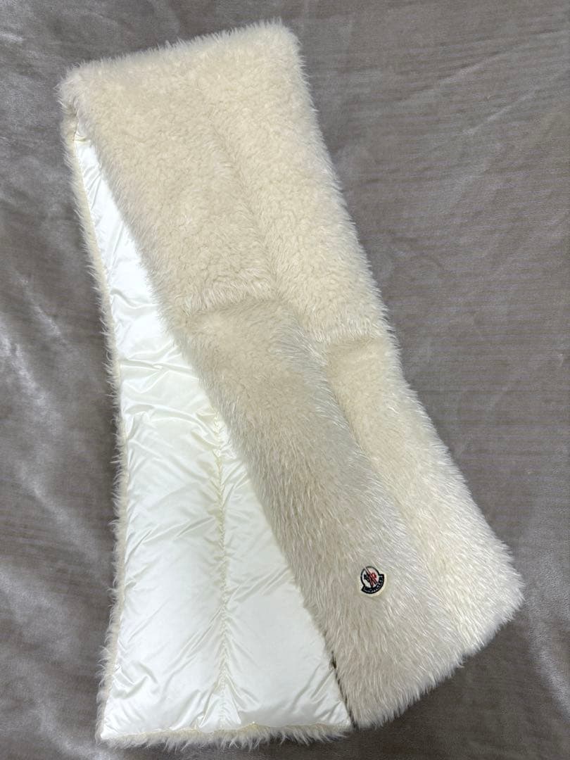モンクレール　ダウンマフラー アイボリー