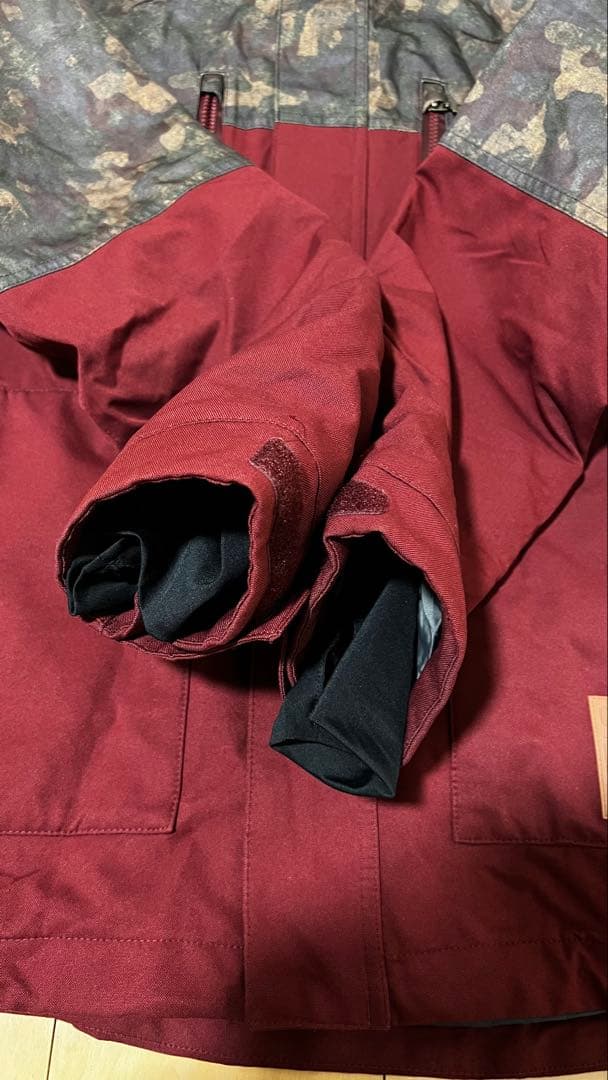 BONFIRE スノーボードジャケット ボルドー/カモフラージュ