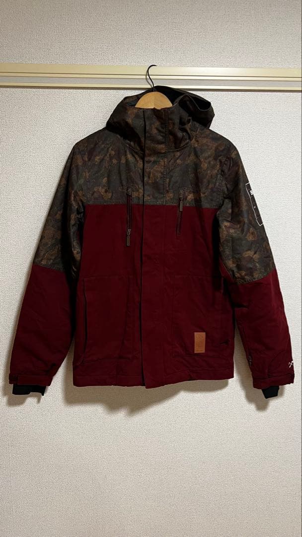 BONFIRE スノーボードジャケット ボルドー/カモフラージュ