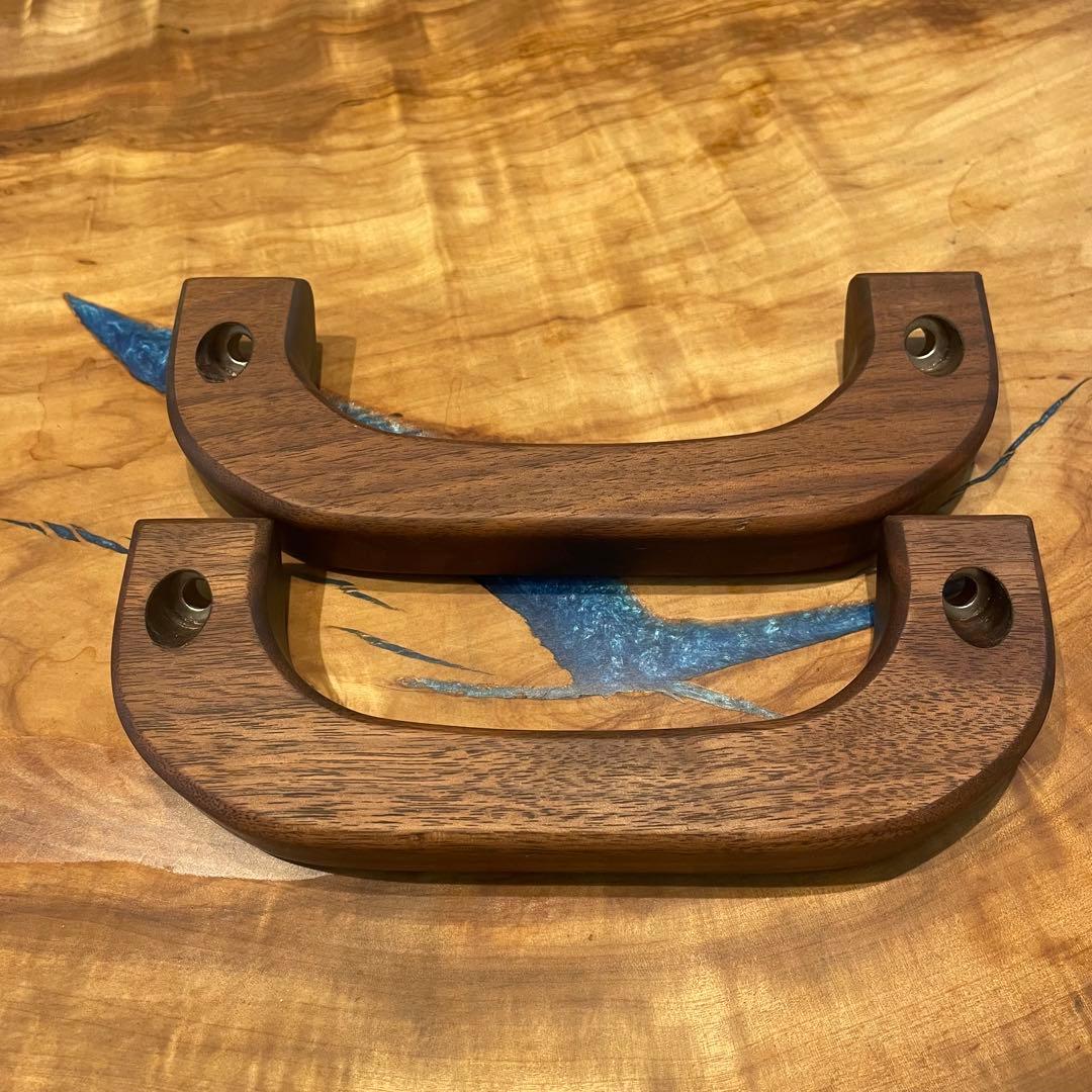 ハイエース用ウォールナットアシストグリップ　　後部座席用2個セット