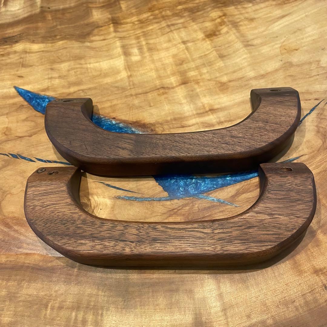 ハイエース用ウォールナットアシストグリップ　　後部座席用2個セット