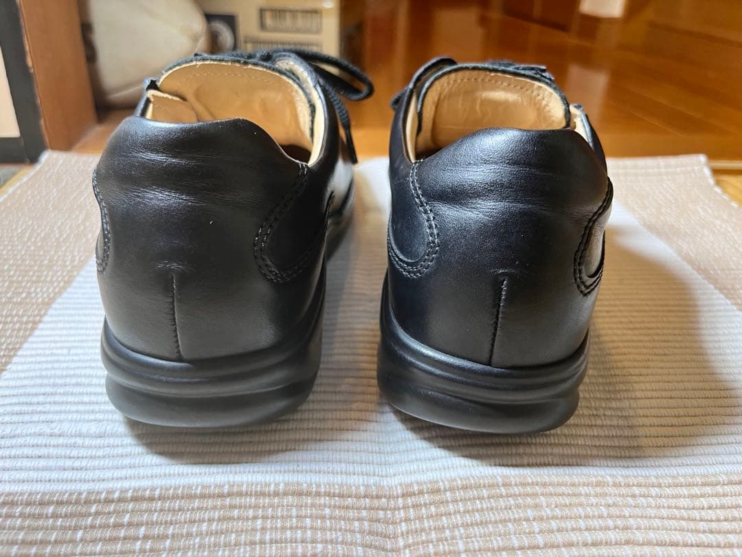 Finn Comfort ブラックレースアップシューズ