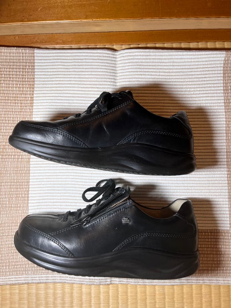 Finn Comfort ブラックレースアップシューズ