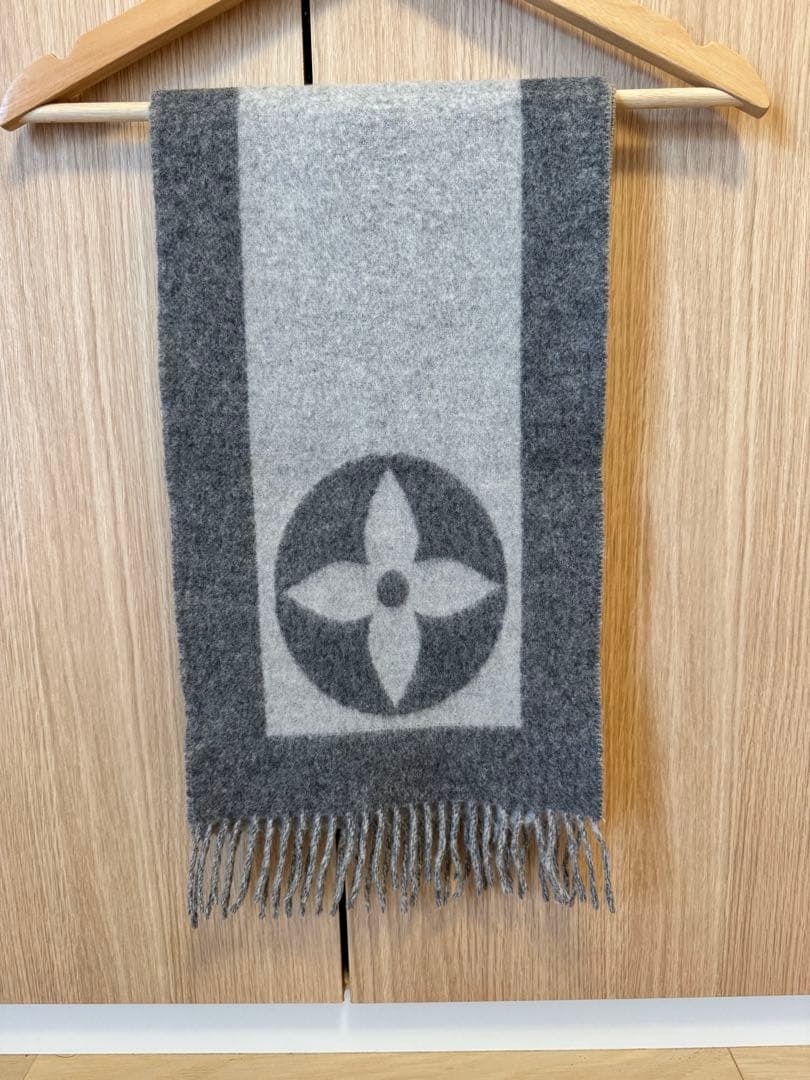 LOUIS VUITTON マフラー カーディフ グレー メンズ レディース兼用